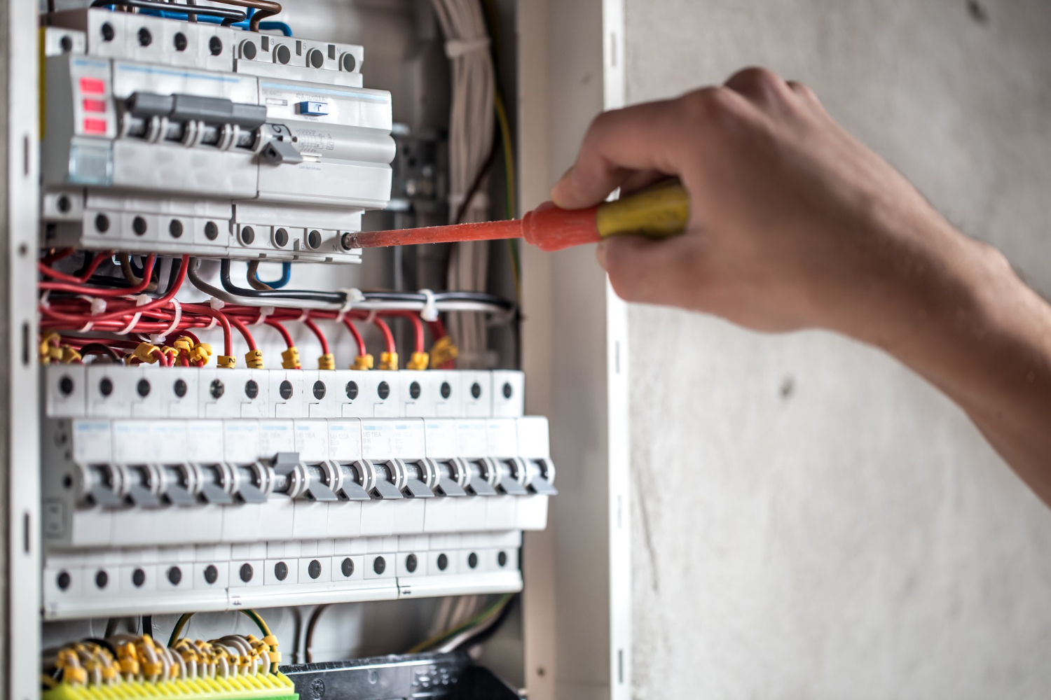 Montaż instalacji elektrycznych Opole